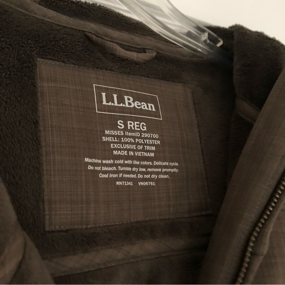 L.L. Bean Water Resistant Fleece Lined Shell - Picture 3 of 6